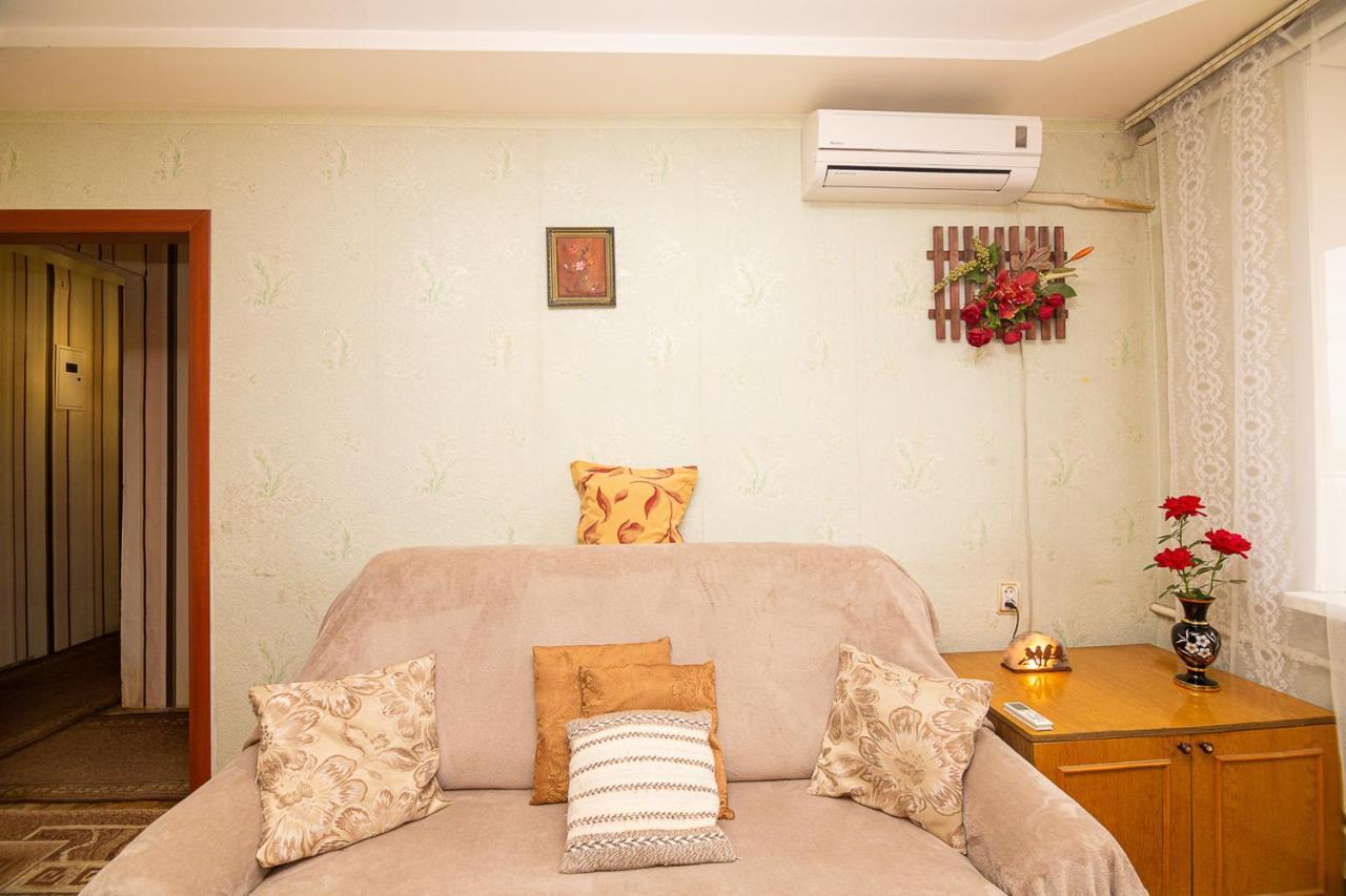 Comfortable Apartments On Hrushevskogo Street Near 16 City Hospital Dnipro Exterior photo